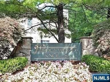 Property Photo:  7 Dogwood Court  NJ 07424 