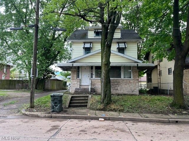 Property Photo:  610 Wertz Avenue SW  OH 44710 
