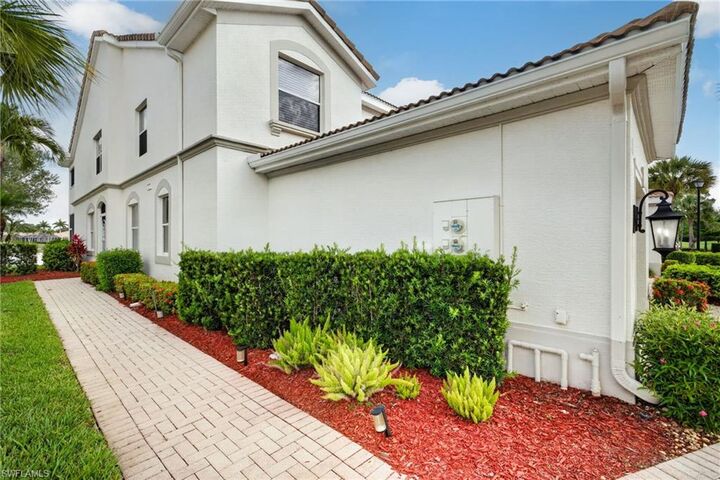Property Photo:  6867 Sterling Greens Dr 101  FL 34104 