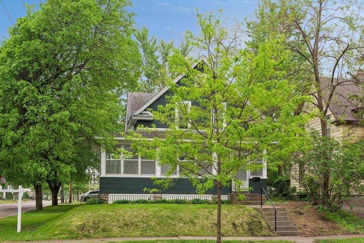 Property Photo:  1282 Hewitt Ave  MN 55104 