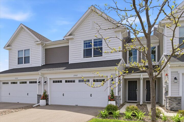 Property Photo:  1502 Dogwood Lane  MN 55315 