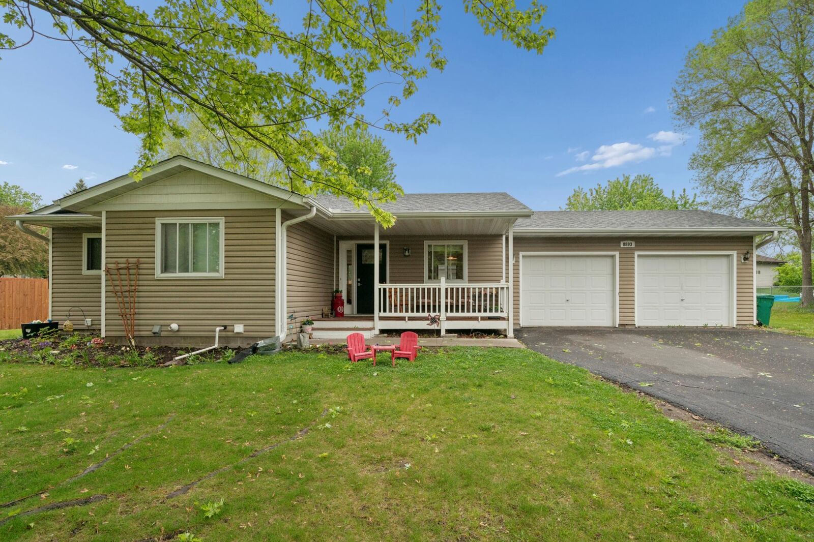 Property Photo:  8893 Autumn Oaks Drive  MN 55373 