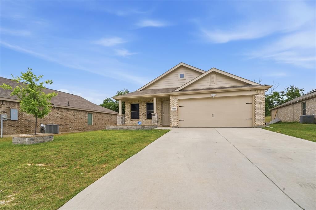 Property Photo:  1408 Yachtclub Drive  TX 76020 