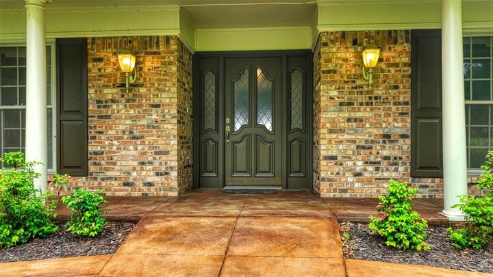 Property Photo:  1113 Mockingbird Circle  TX 75119 