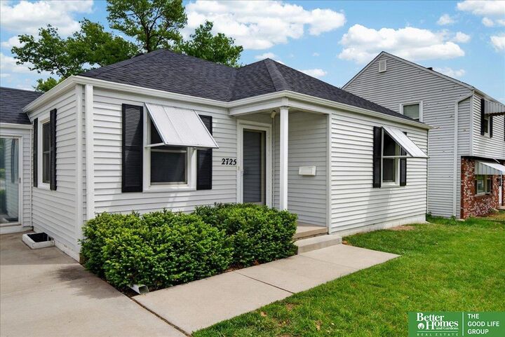 Property Photo: 2725 S 42 Street NE 68105