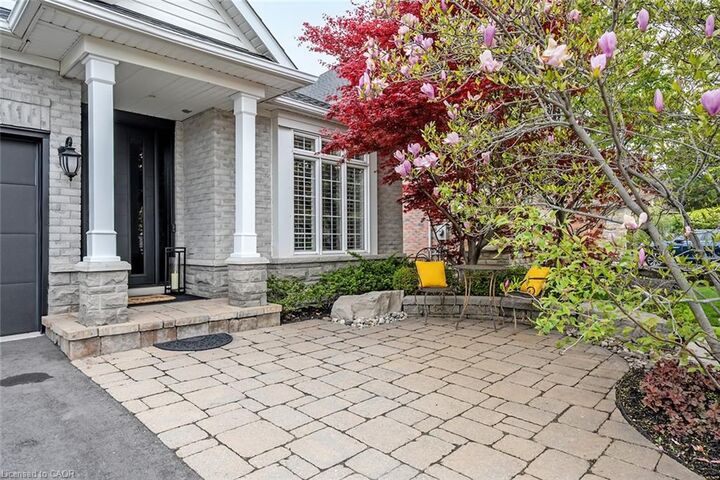 Property Photo:  4285 Couples Crescent  ON L7M 4Y8 