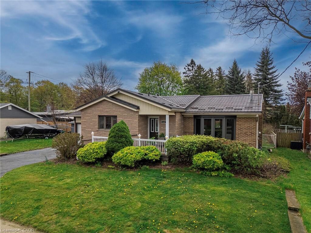 Property Photo:  149 Trafalgar Avenue  ON N2A 1Z5 