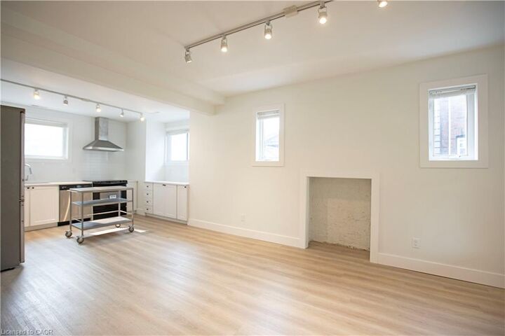 Property Photo:  49 Fairleigh Avenue S  ON L8M 2K1 