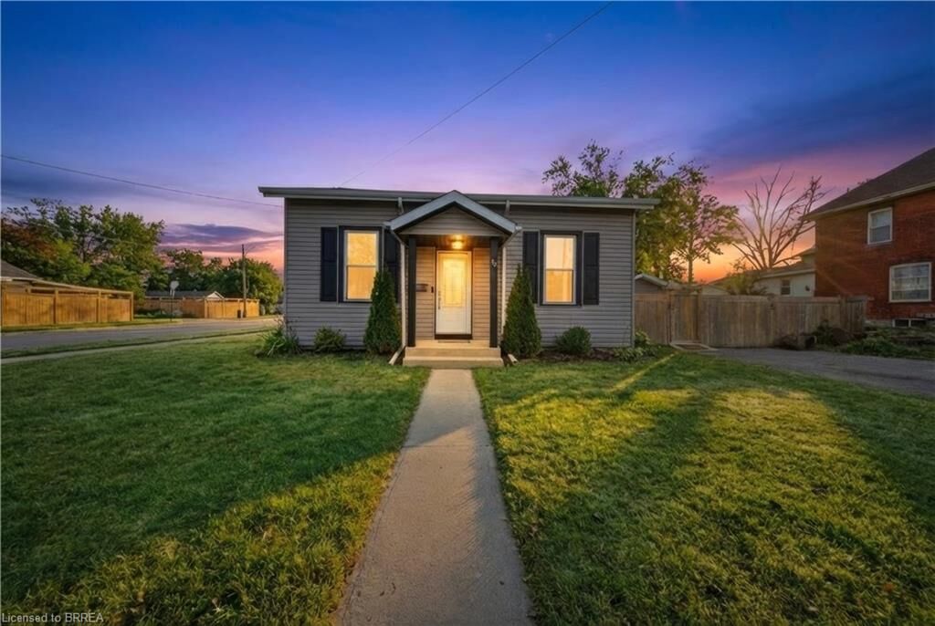 Property Photo:  64 Richardson Street  ON N3T 1J1 