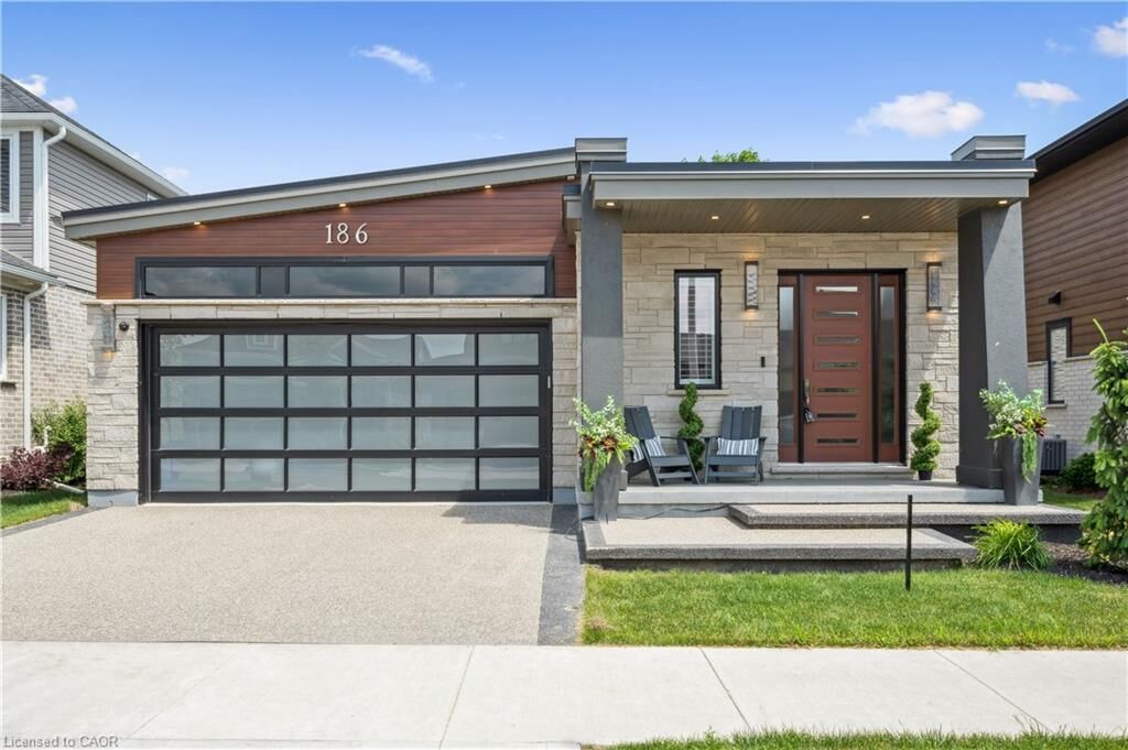 Property Photo:  186 Timber Trail Road  ON N3B 0C7 