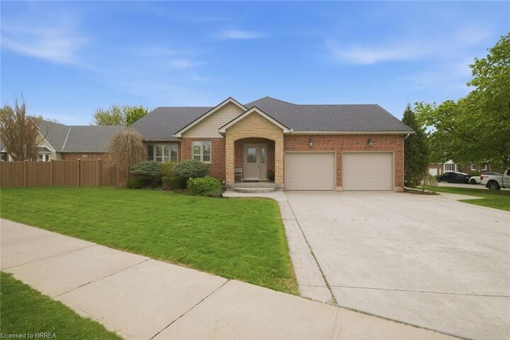 Property Photo: 74 Franklin Street ON N3R 1T4