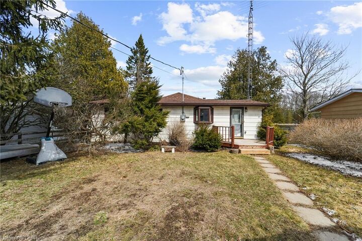 Property Photo:  222 Centennial Lane  ON K0L 1Z0 