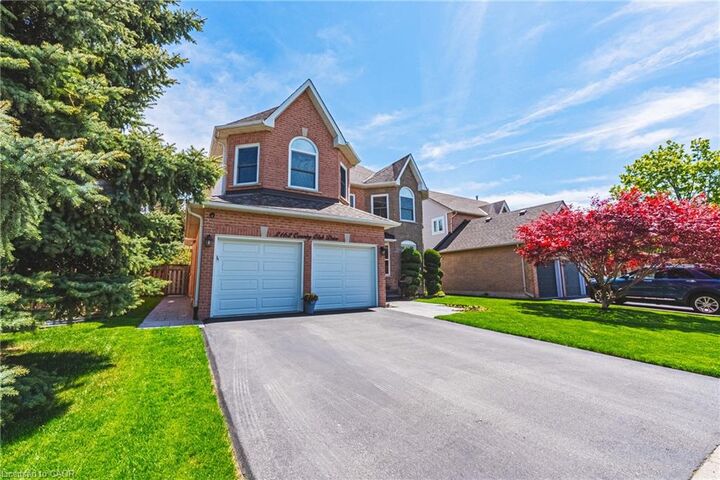 Property Photo:  2162 Country Club Drive  ON L7M 4B1 