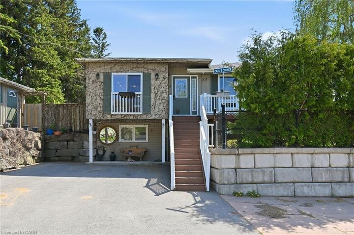 Property Photo: 8 Delrex Boulevard ON L7G 3X6
