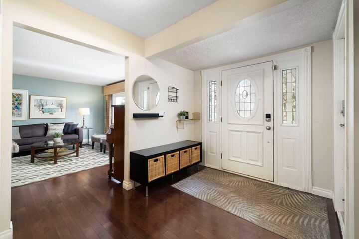 Property Photo:  111 Lake Mead Place SE  AB T2J 3Z7 