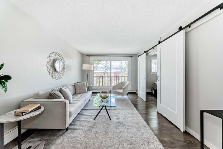 Property Photo: 1829 11 Avenue SW 401 AB T3C 0N7