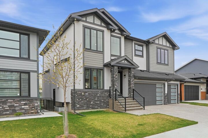 Property Photo:  57 Harvest Hills Manor NE  AB T3K 2L7 
