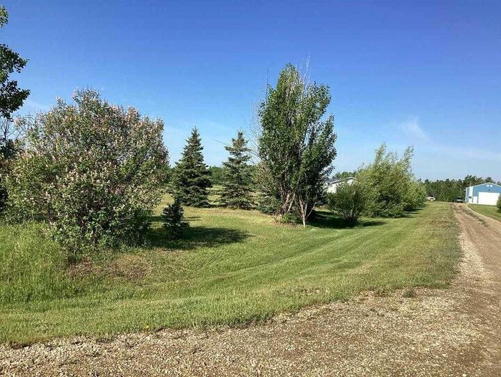 Property Photo:  70104 230 Range Road  AB T0H 3N0 