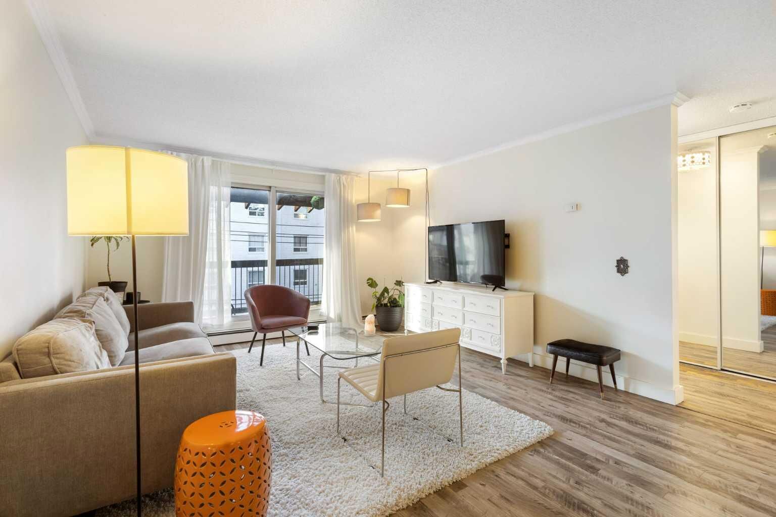 Property Photo: 2611 15A Street SW 305 AB T2T 4C1