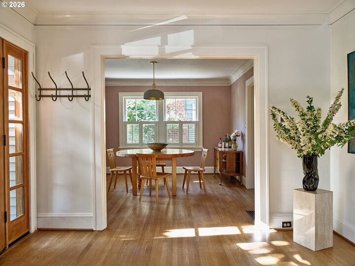 Property Photo:  1002 SE 54th Ave  OR 97215 