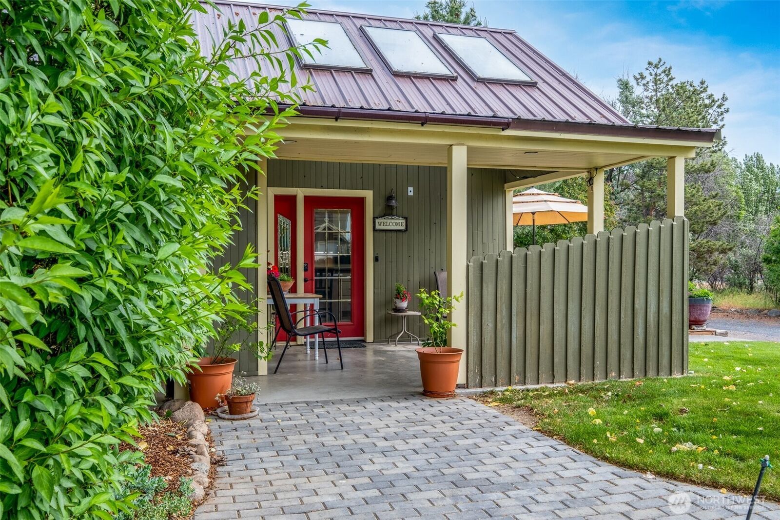 Property Photo: 1661 Road 17.6 NW WA 98823