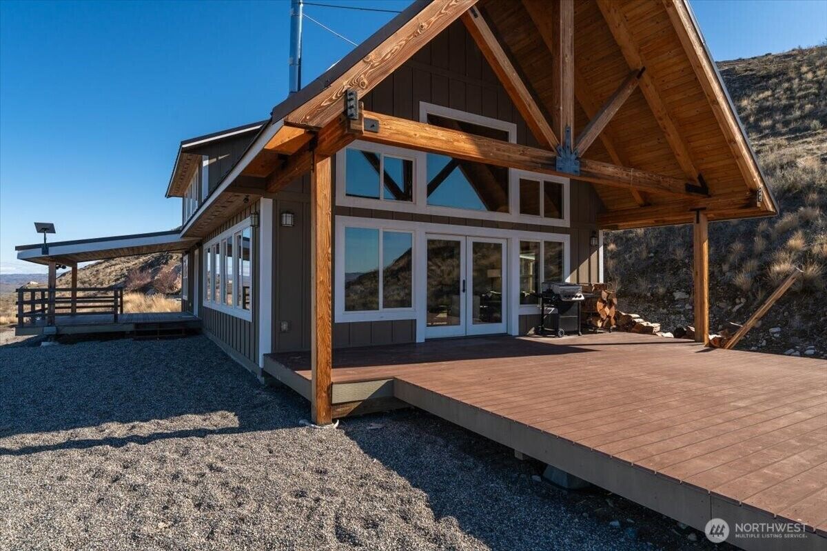 Property Photo: 420 Plata Road WA 98812