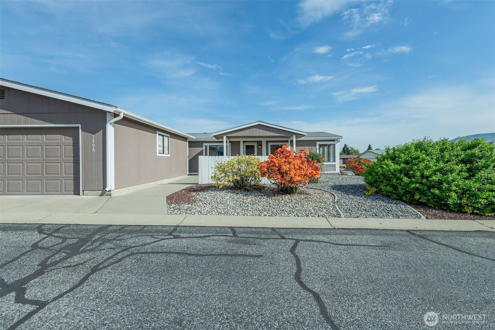 Property Photo:  1706  Twin Peaks Drive 83  WA 98801 