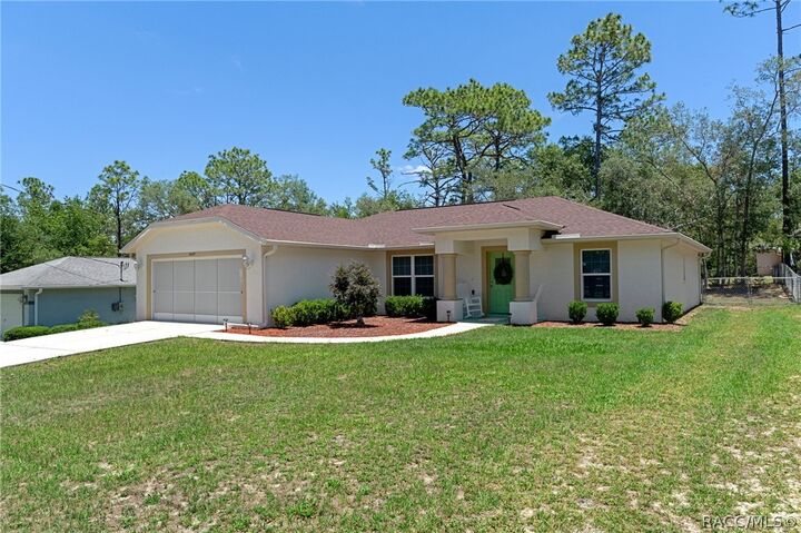 Property Photo: 8429 N Tiny Lily Drive FL 34434
