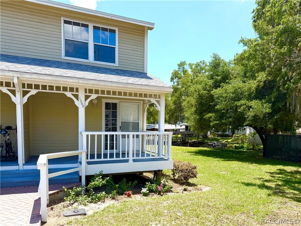 Property Photo:  1300 Cypress Cove Court  FL 34450 