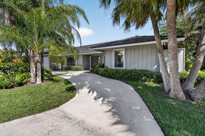 Property Photo: 9055 SE Harbor Island Way FL 33455