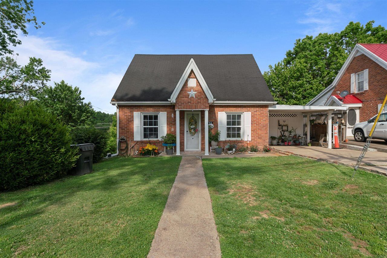 Property Photo:  703 W Main Street  KY 42164 