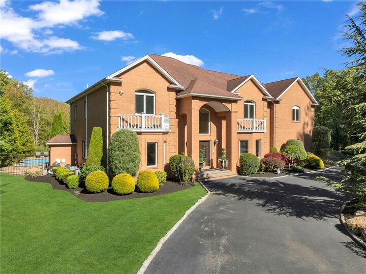 Property Photo:  20 Red Brook Crossing  RI 02865 