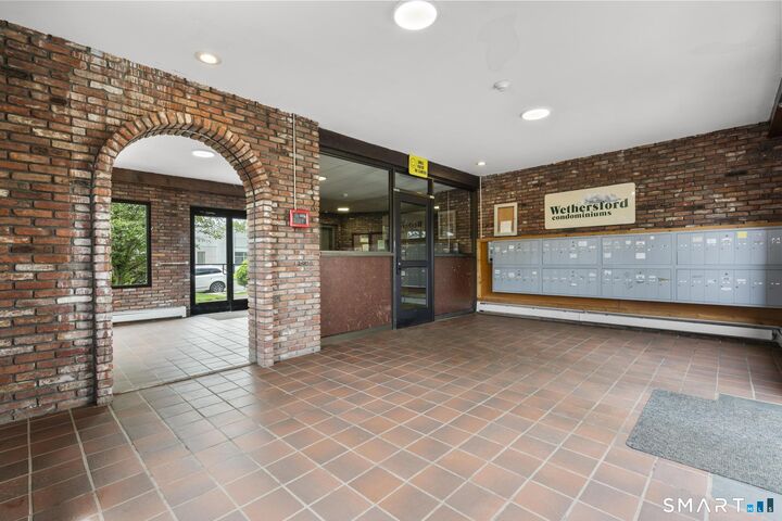 Property Photo: 755 Wethersfield Avenue C13 CT 06114