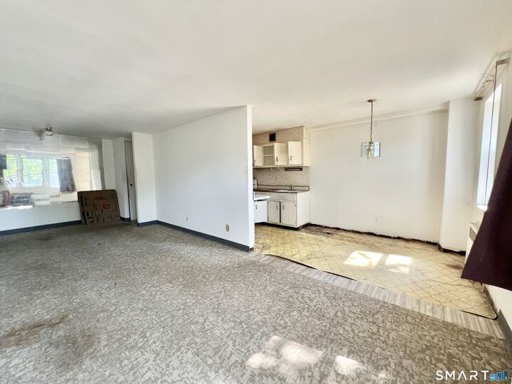 Property Photo: 54 W North Street 417 CT 06902