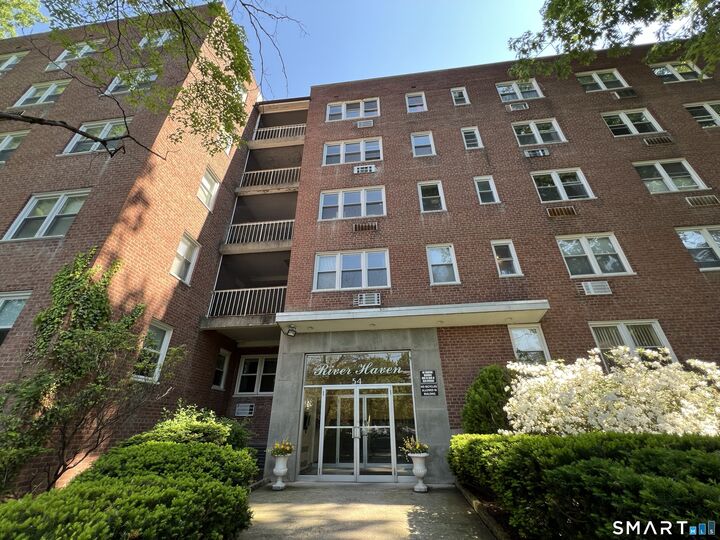 Property Photo:  54 W North Street 417  CT 06902 