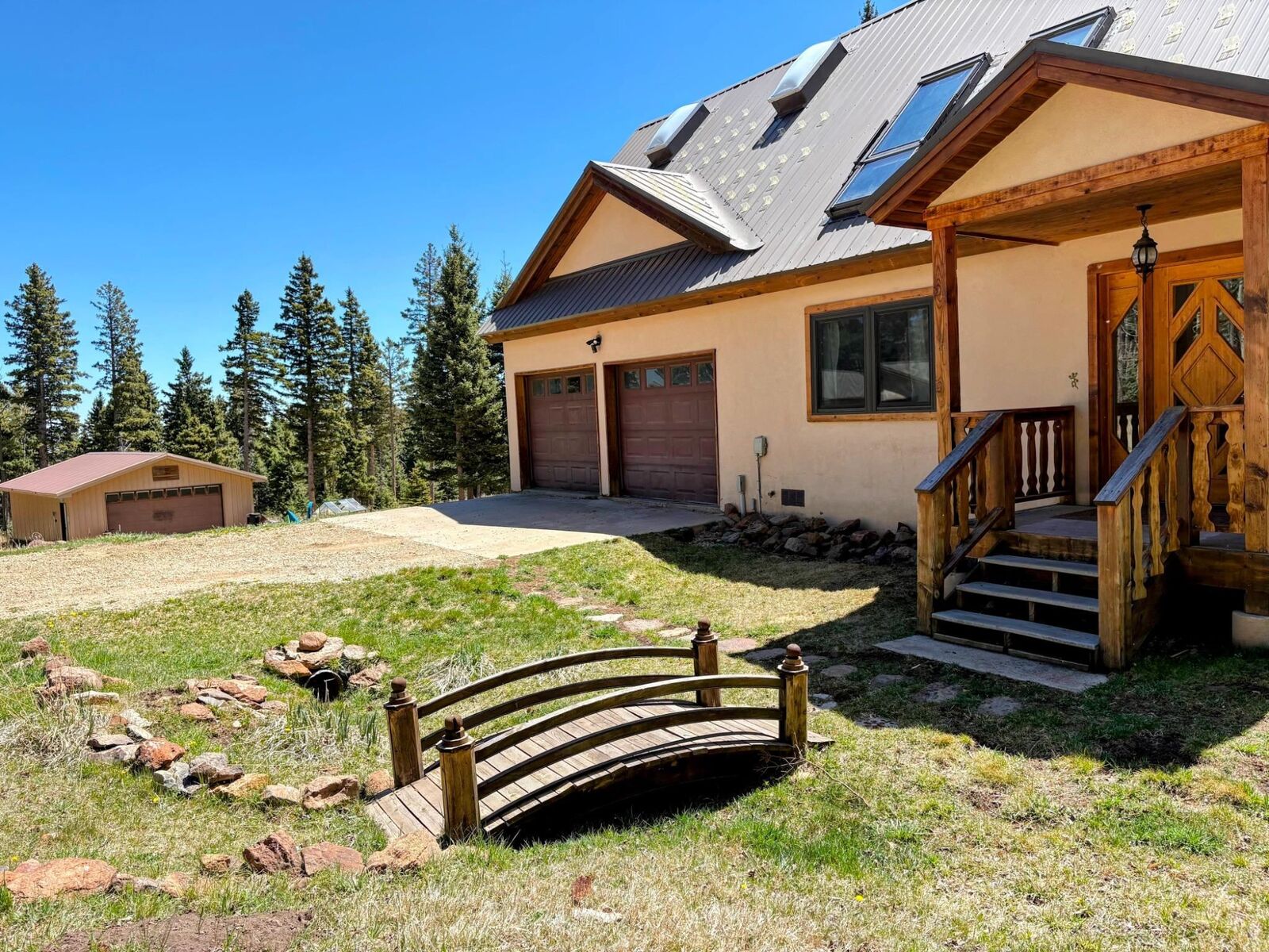 Property Photo: 215 Pleasant Meadow NM 87710
