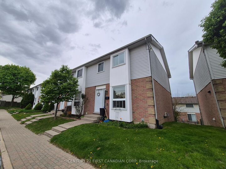 Property Photo: 110 Deveron Crescent 26 ON N5Z 4W7
