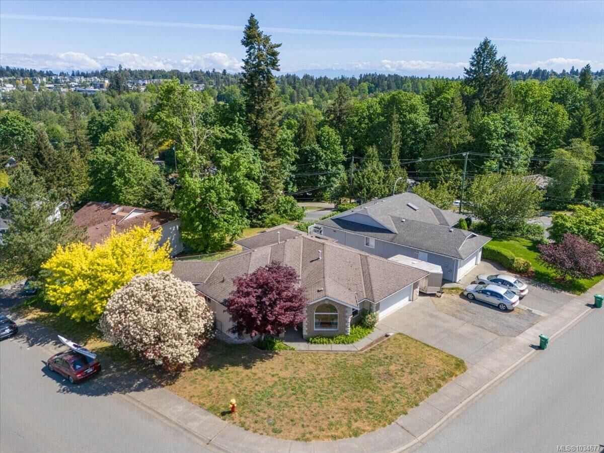 Property Photo: 2024 Placid Cres BC V9R 6P9