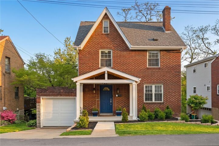 Property Photo:  110 Orchard Sq  PA 15229 