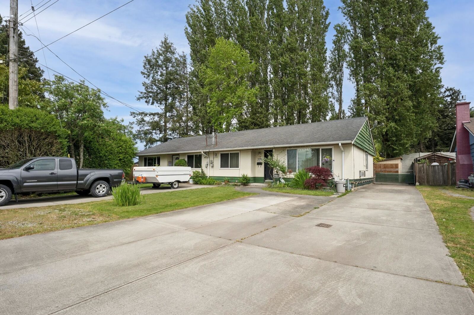 Property Photo:  5120 59A Street  BC V4K 3K2 