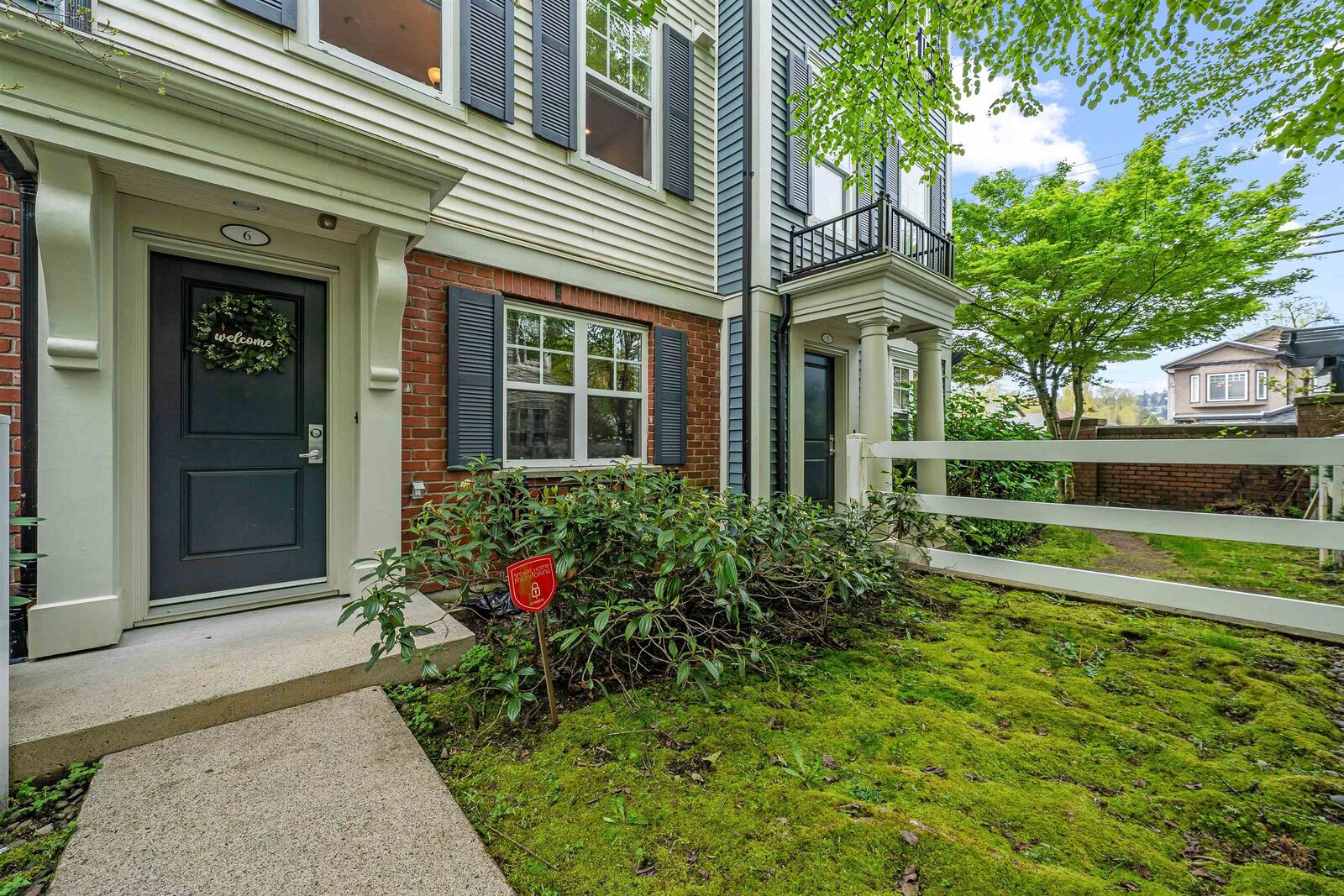 Property Photo:  2495 Davies Avenue 6  BC V3C 0B2 
