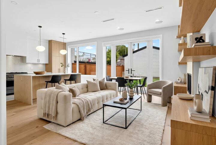 Property Photo:  2741 E 7th Avenue 2  BC V5M 1T8 