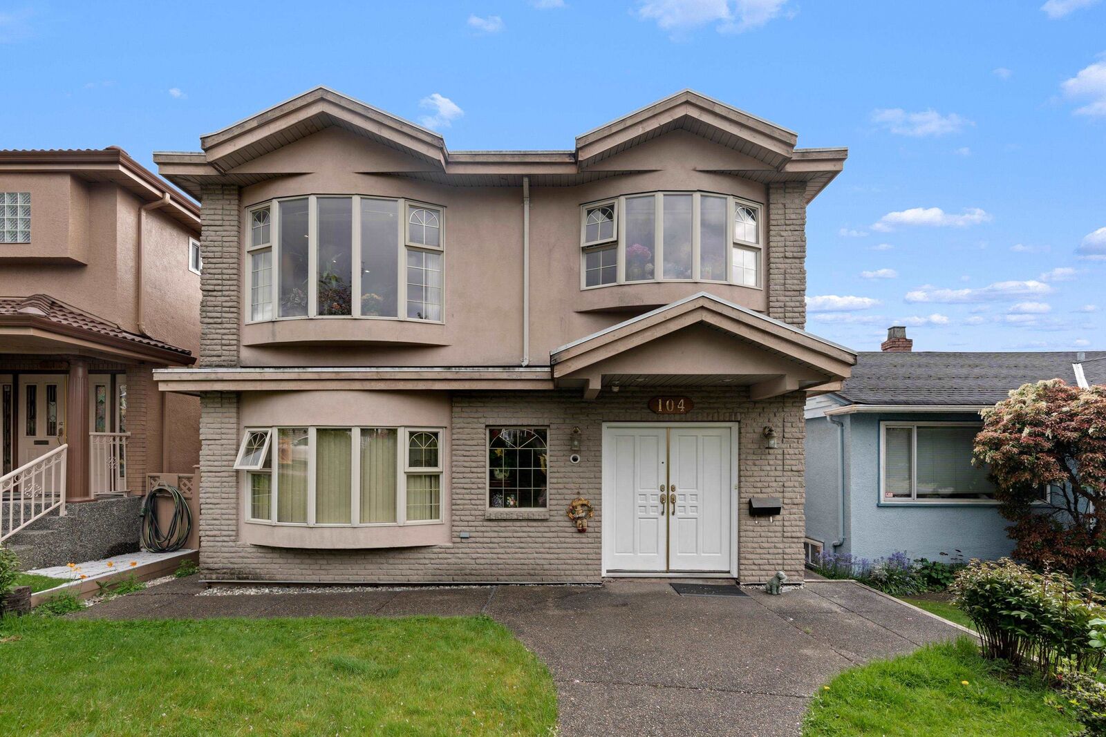 Property Photo:  104 E 63rd Avenue  BC V5X 2J6 