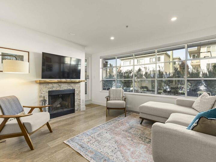 Property Photo: 2287 W 3rd Avenue 102 BC V6K 1L5