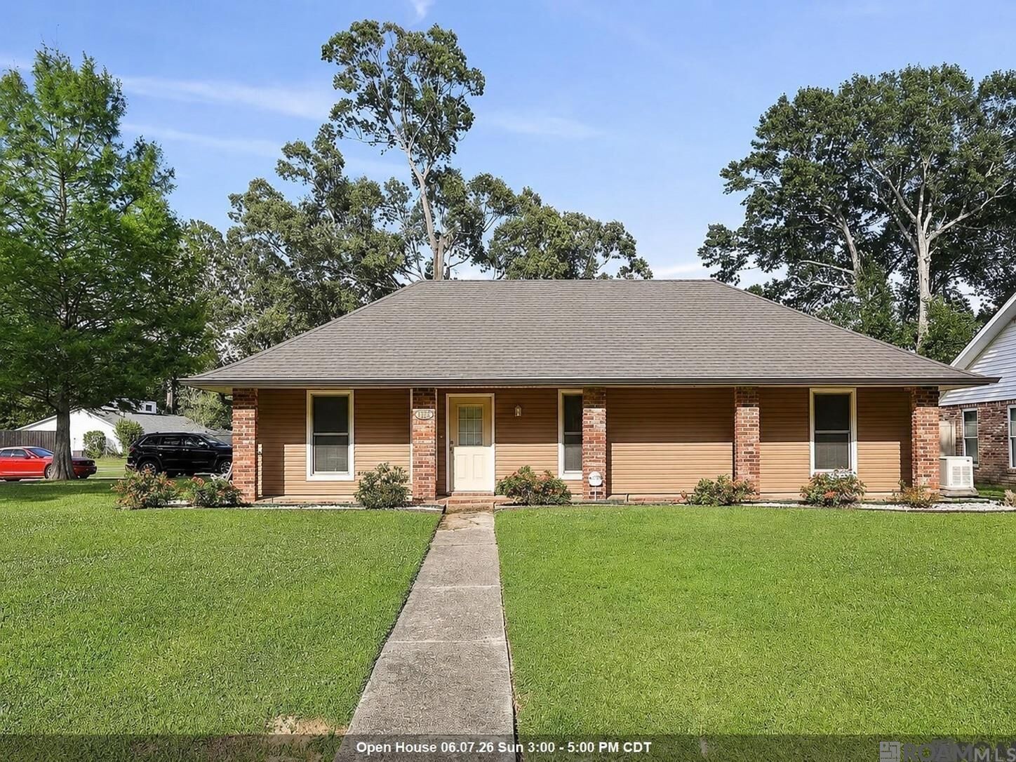 Property Photo:  5915 Cedar Creek Dr  LA 70817 