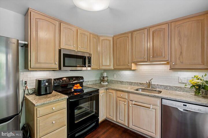 Property Photo:  3140 Ellenwood Drive  VA 22031 
