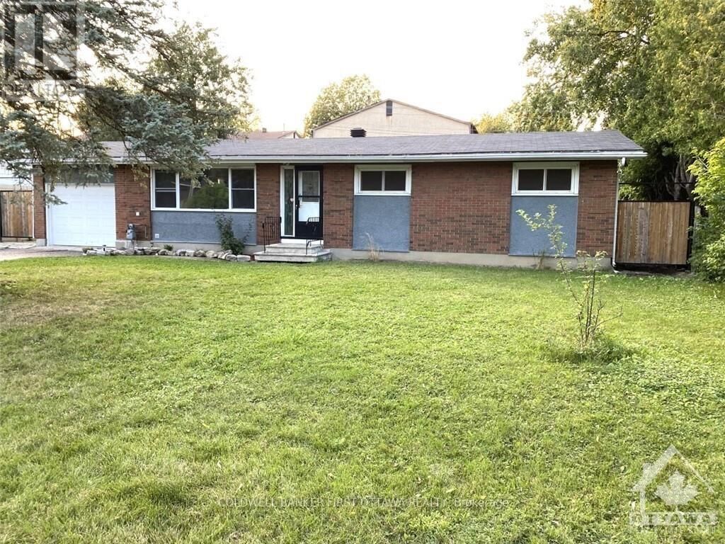 Property Photo:  33 Wallford Way  ON K2E 6B1 