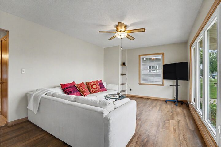 Property Photo: 2800 3rd Ave IA 52302