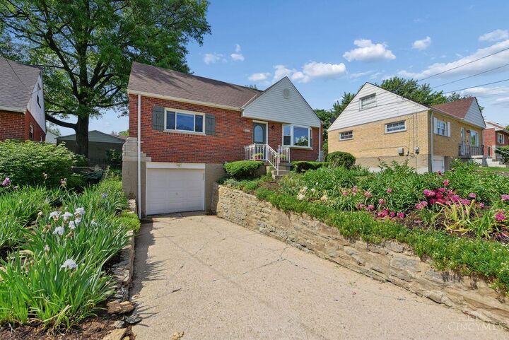 Property Photo: 1613 Norcol Lane OH 45231