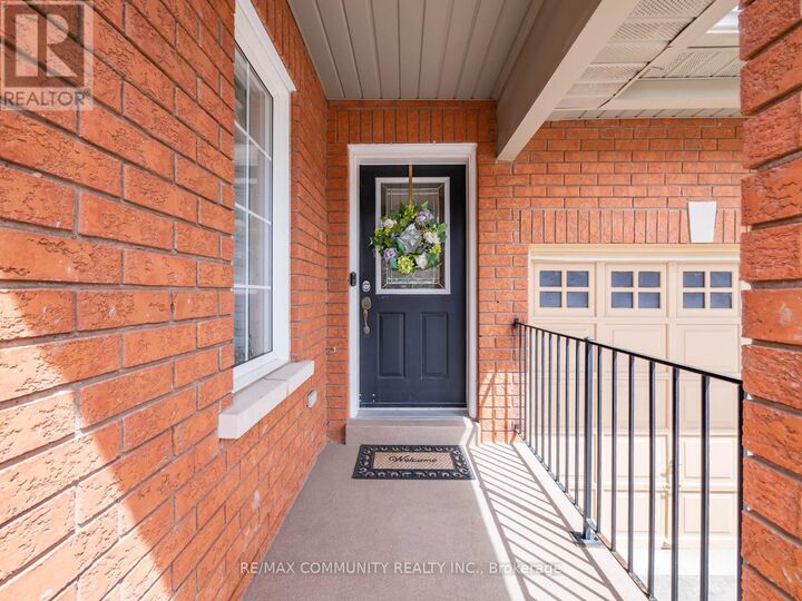 Property Photo:  54 Morland Crescent  ON L1T 4P5 